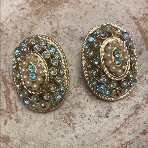 Elegant Gold and Blue vintage Florenza clip on Earrings
